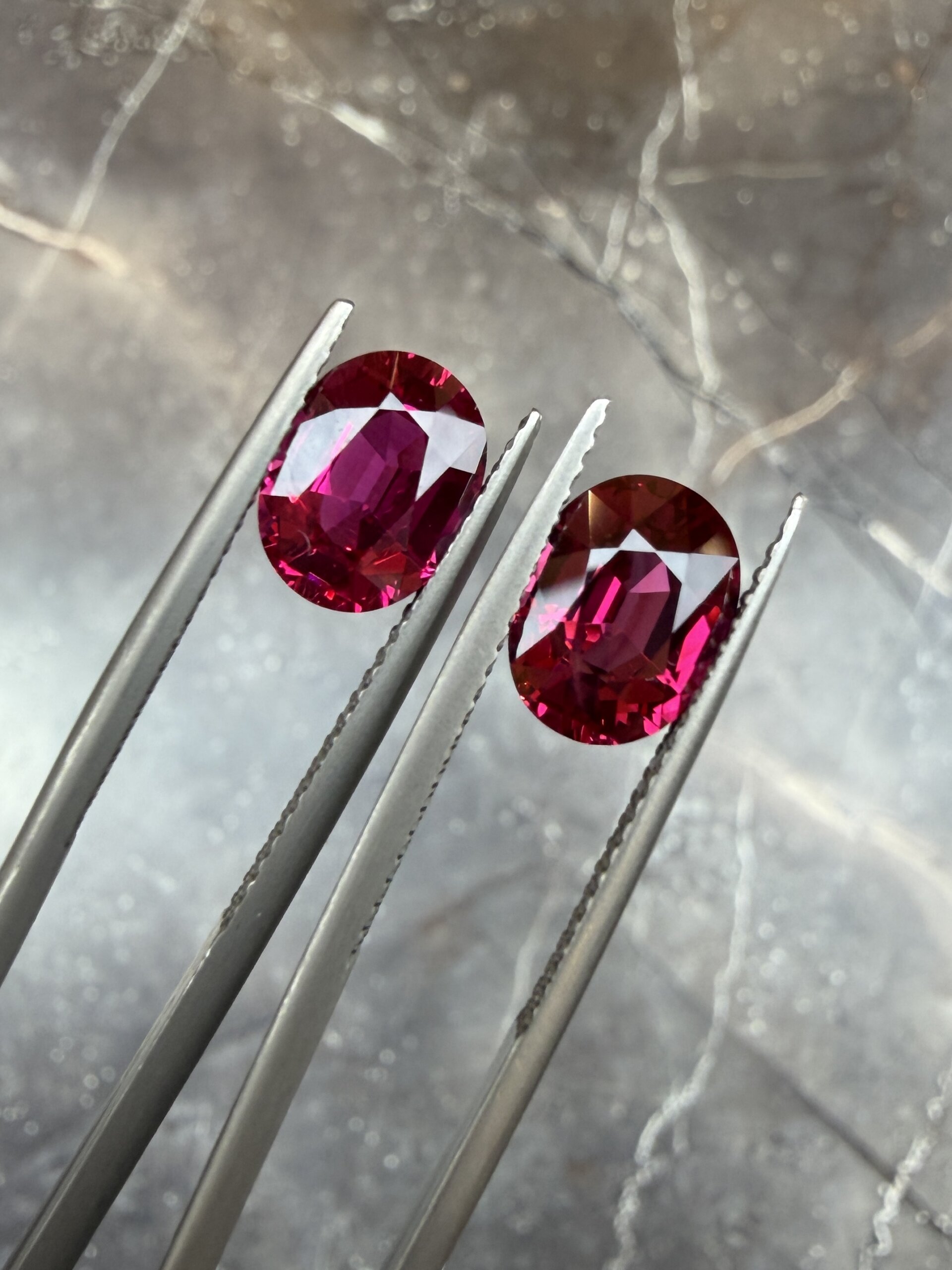 Шпинель Махенге пара овалов 3.97 карат — изображение 3