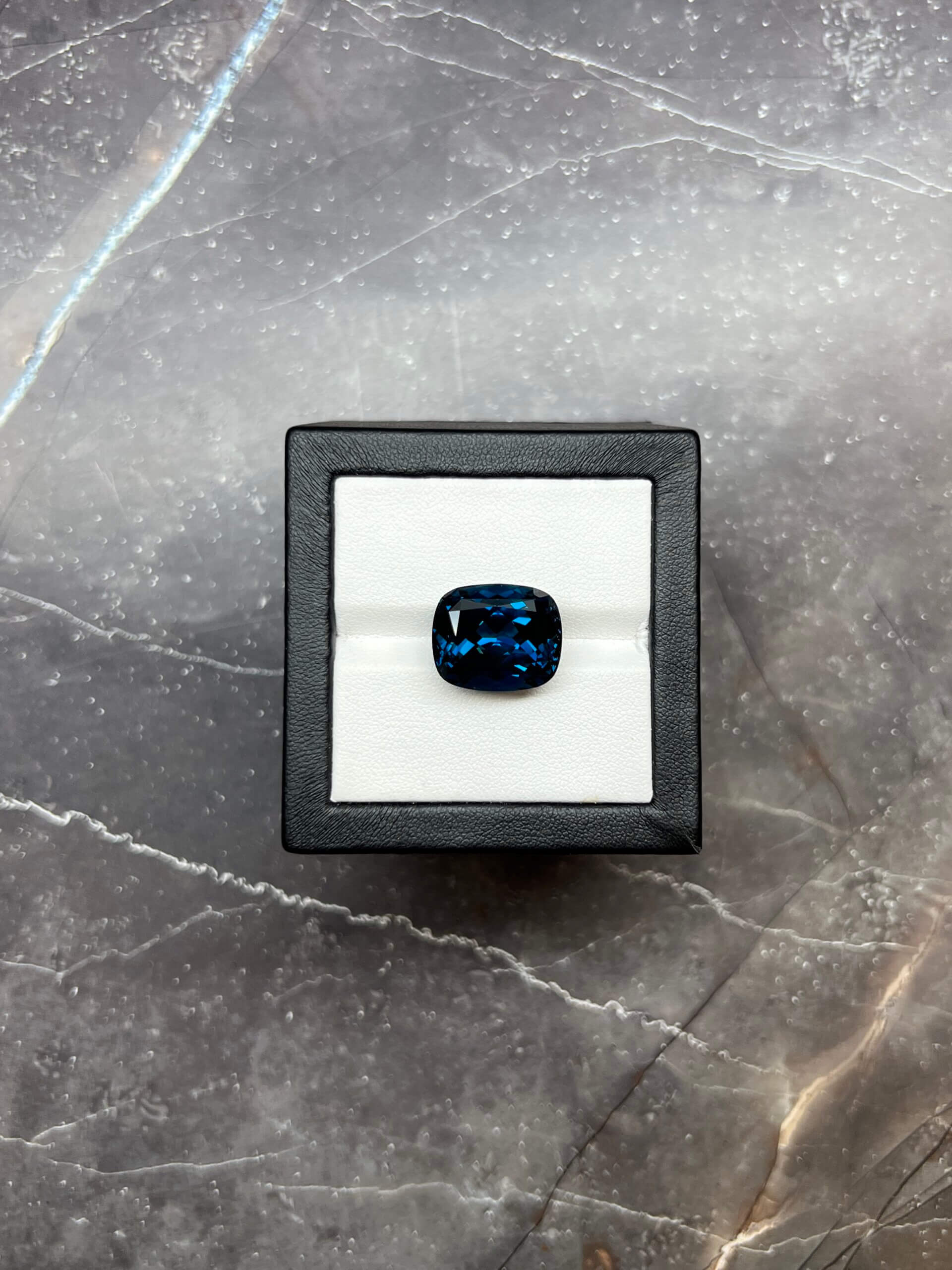 Топаз London кушон 21.14 карат