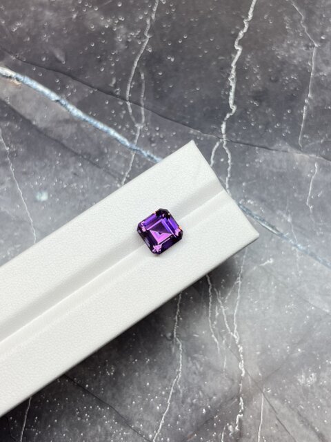 Аметист октагон 4.9 карат