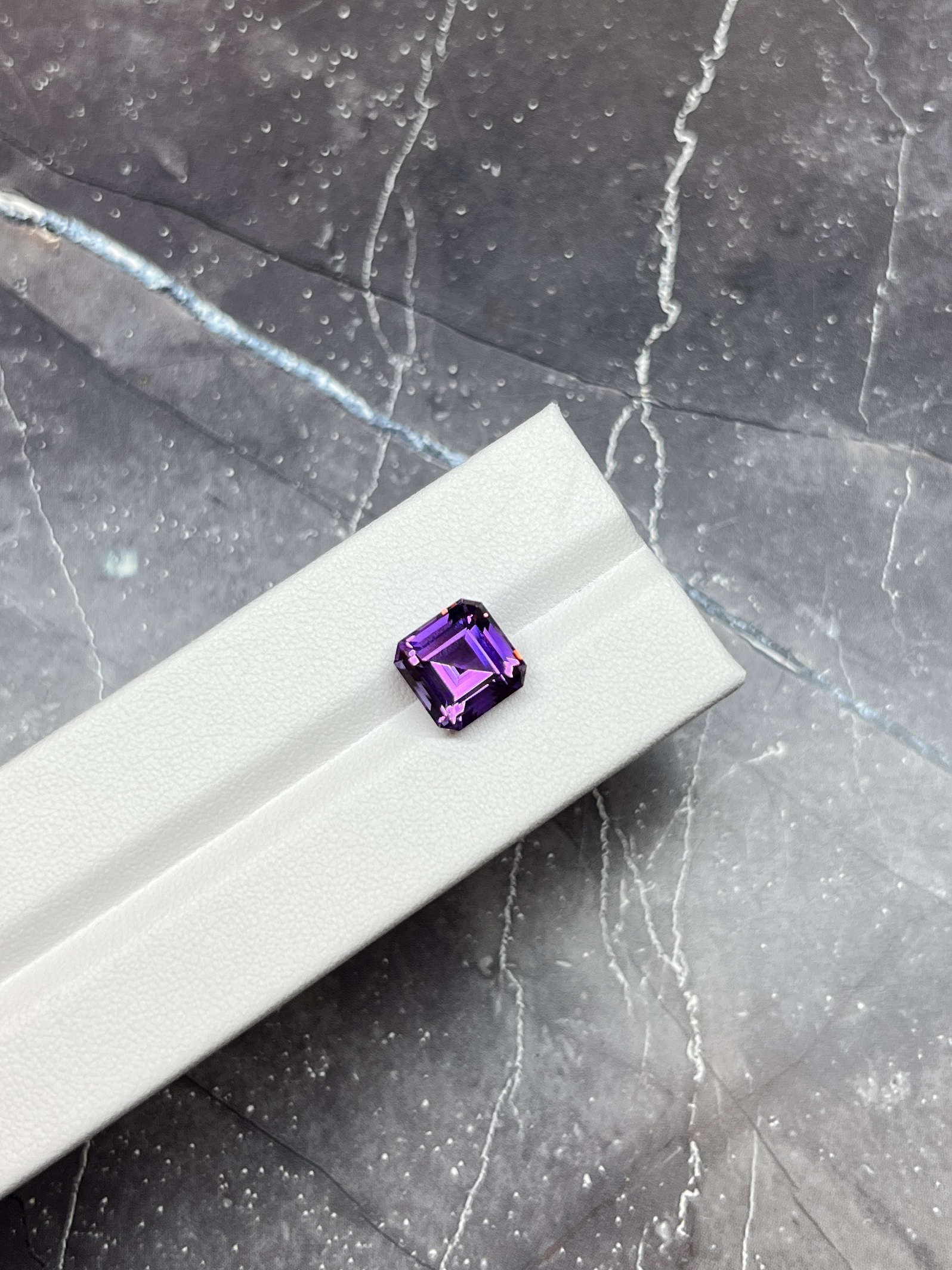 Аметист октагон 4.9 карат