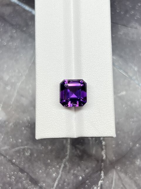 Аметист октагон 6.49 карат