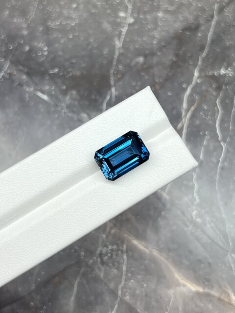 Топаз London октагон 16.24 карат