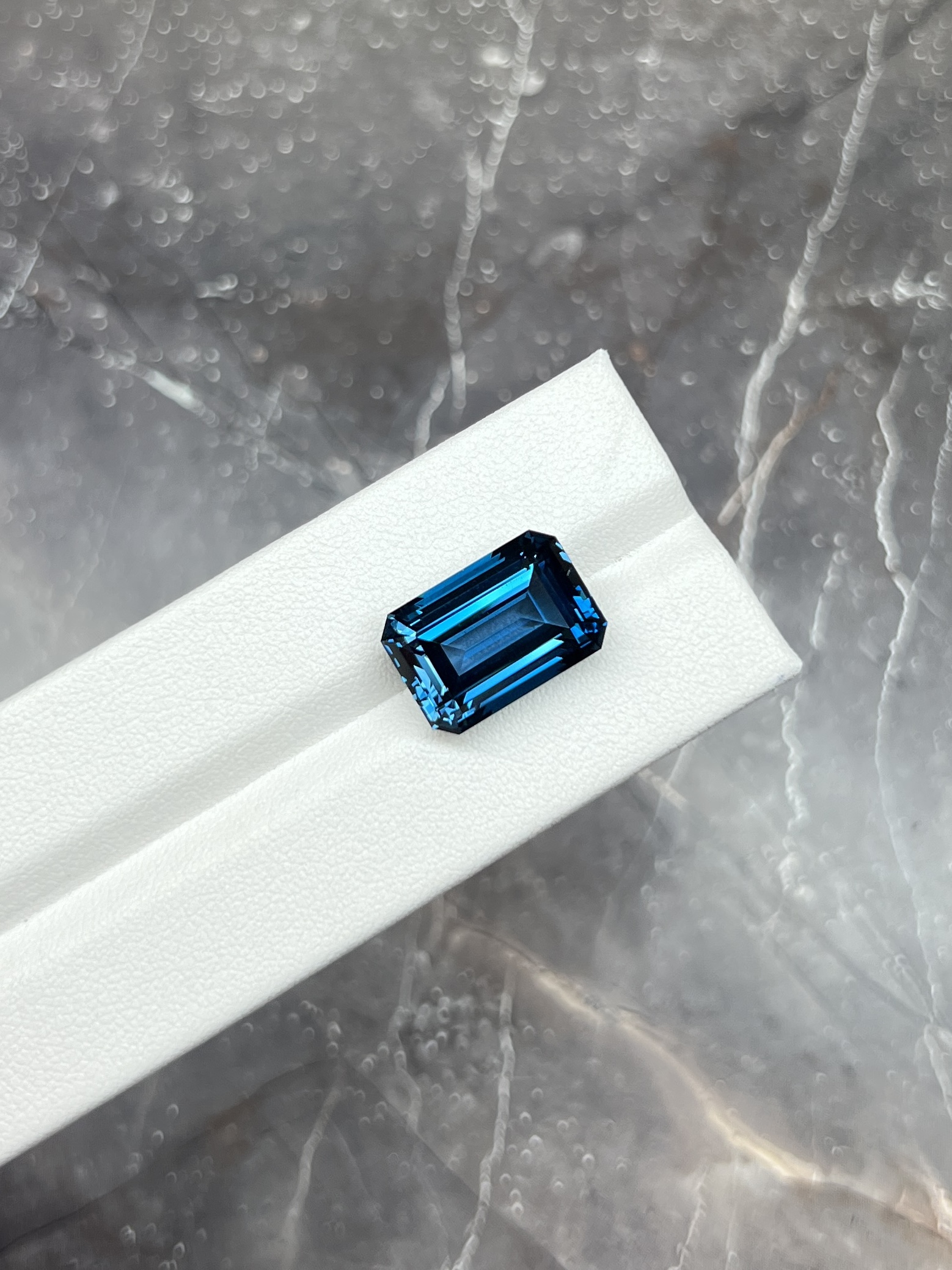 Топаз Лондон октагон 16.24 карат