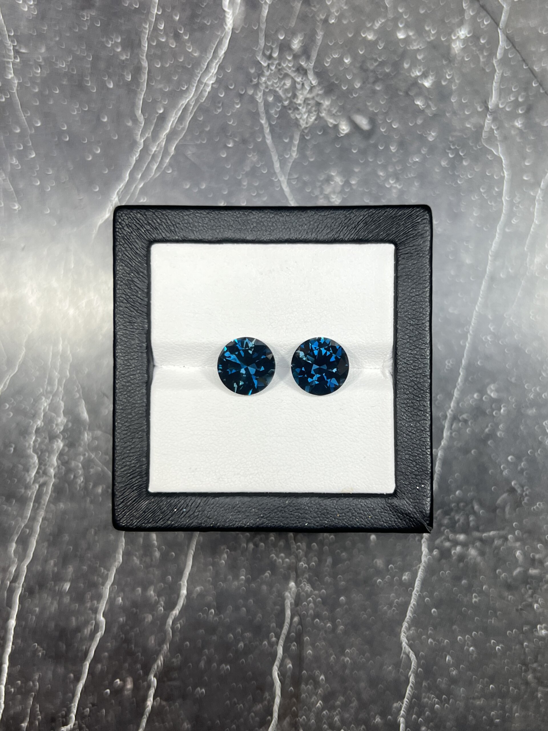 Топаз London пара кругов 8.86 карат