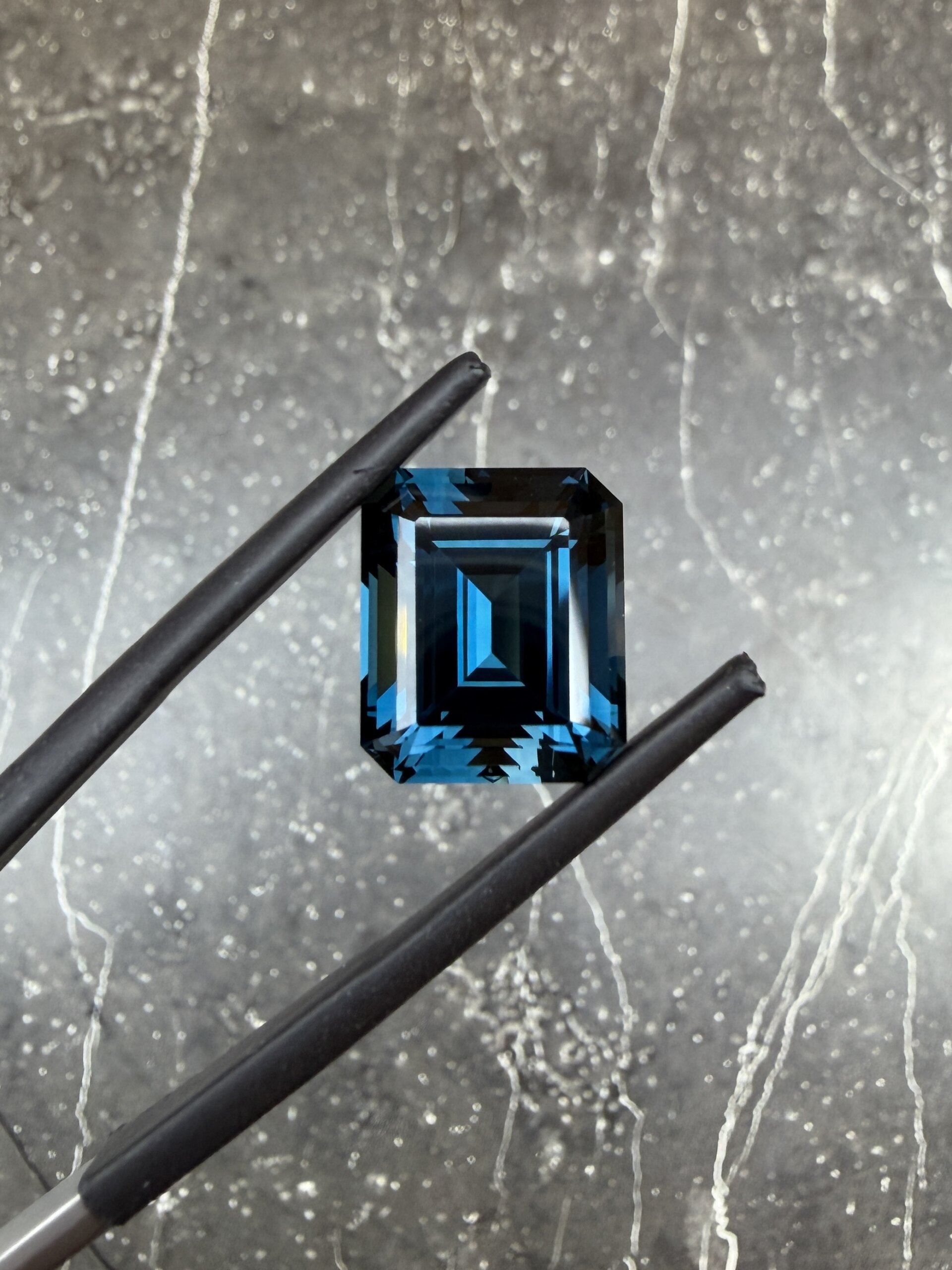 Топаз London октагон 10.86 карат — изображение 2