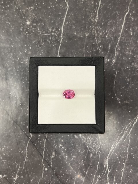Сапфир розовый без облагораживания 2.12 карат