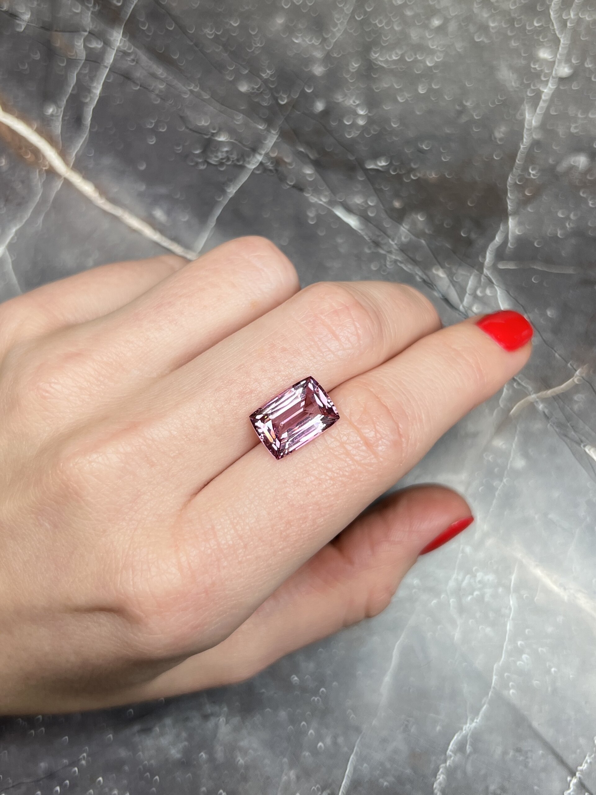 Розовая шпинель кушон 5.26 карат — изображение 3