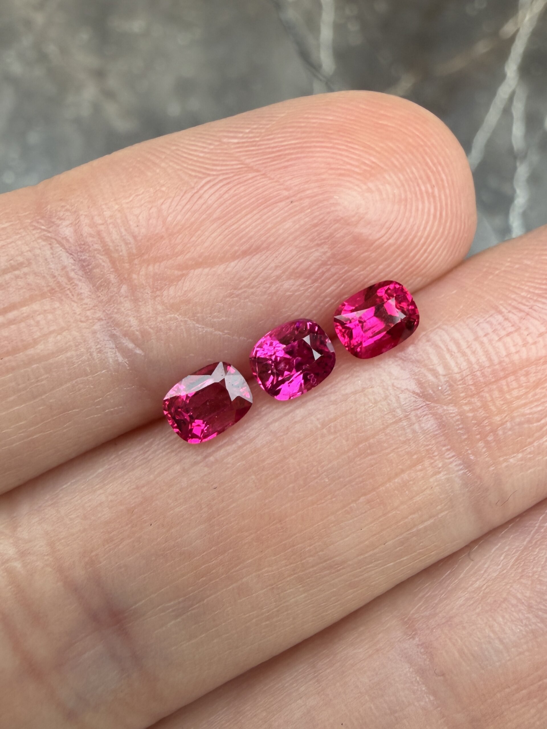 Неоновая бирманская шпинель микс — изображение 3