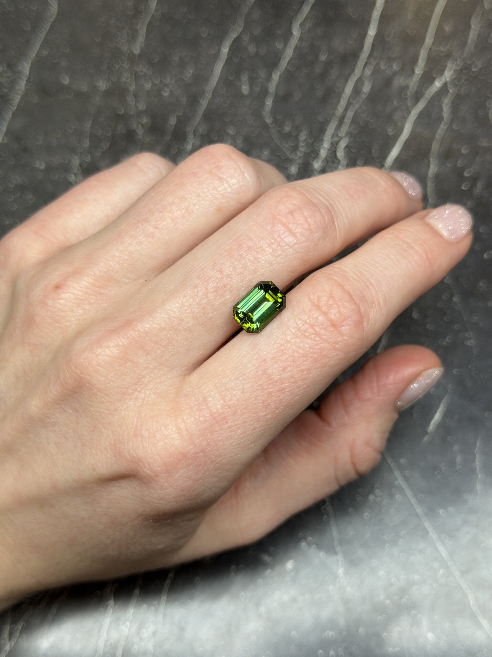 Зеленый турмалин октагон 3 карата — изображение 2