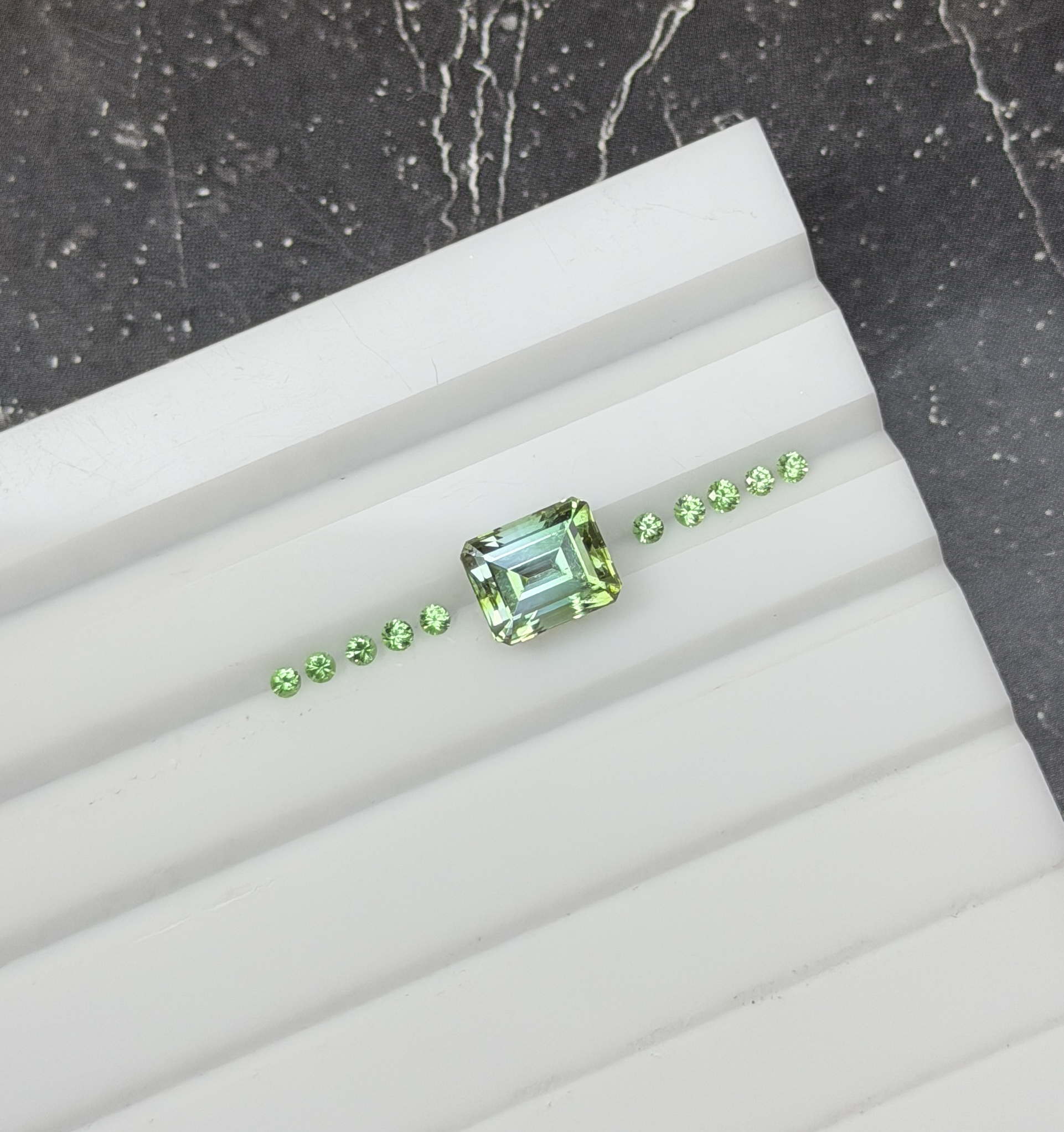 Мятный турмалин октагон 3.19 карат — изображение 3