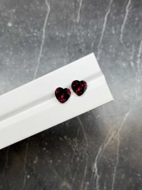 Родолит пара сердец 10х10 мм 9.30 карат