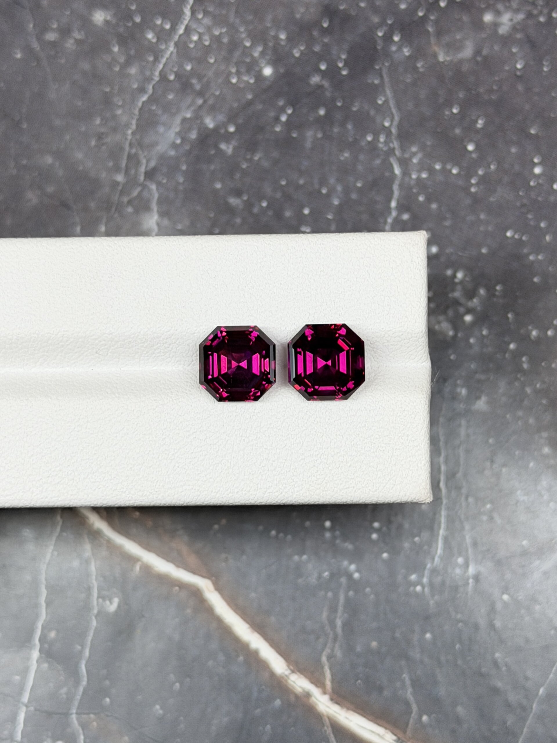 Родолит пара ашеров 9х9 мм 9.42 карат — изображение 2