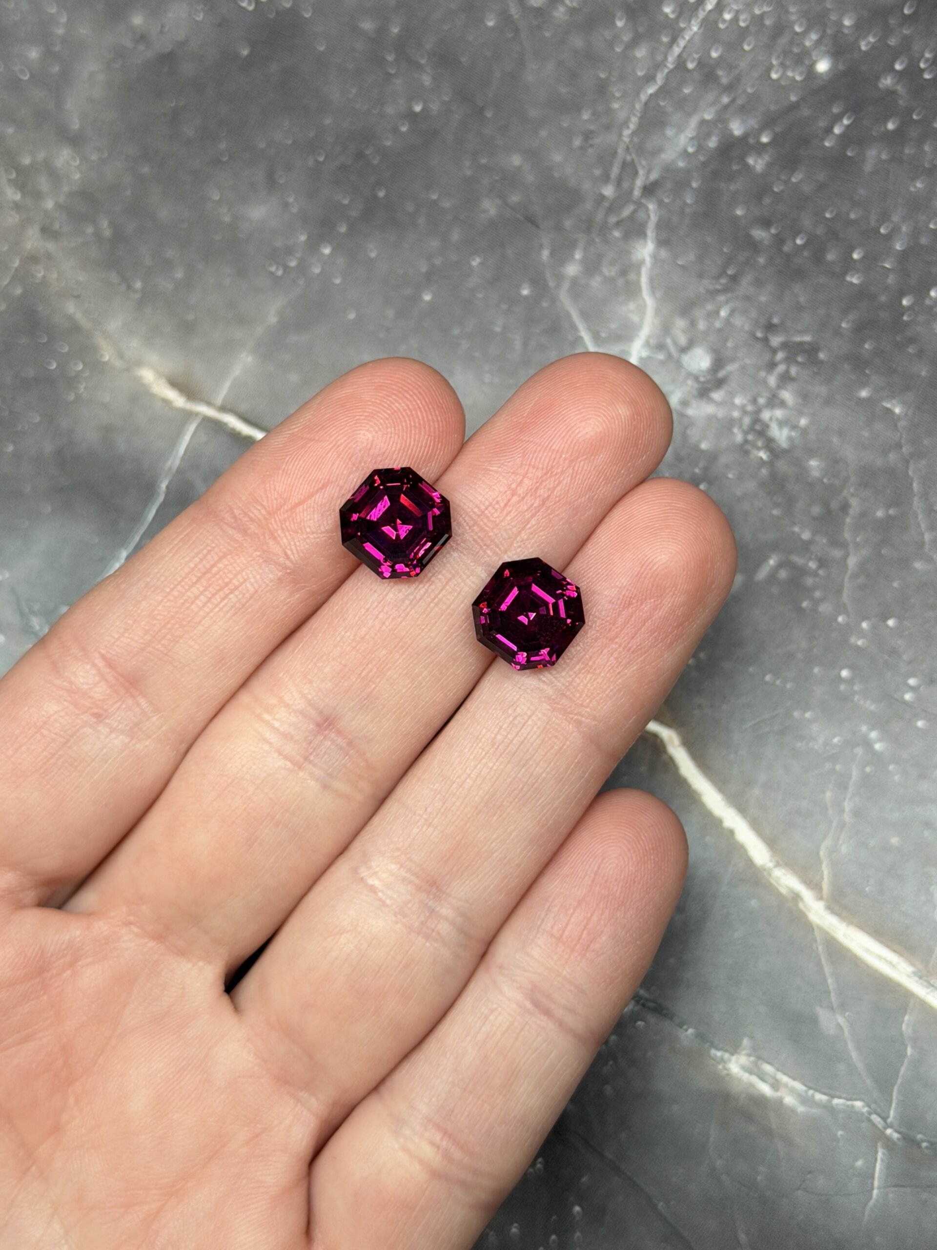 Родолит пара ашеров 9х9 мм 9.42 карат — изображение 3